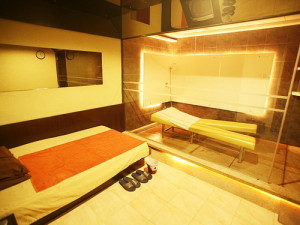 Full service fuck room at Emperor Sauna in Macau