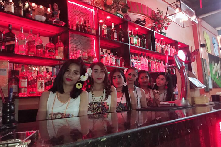 intoxica bar in phnom penh