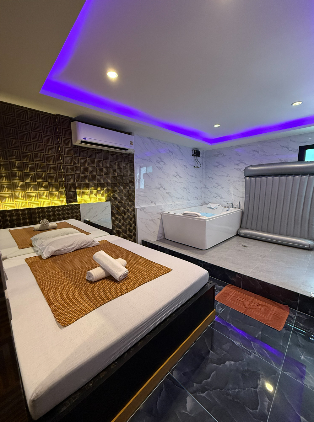boss massage nuru room