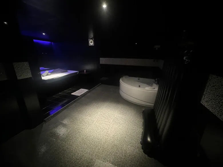 666 class bangkok review