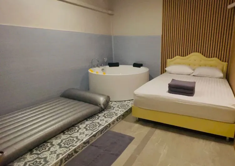 nuru massage room on soi 18