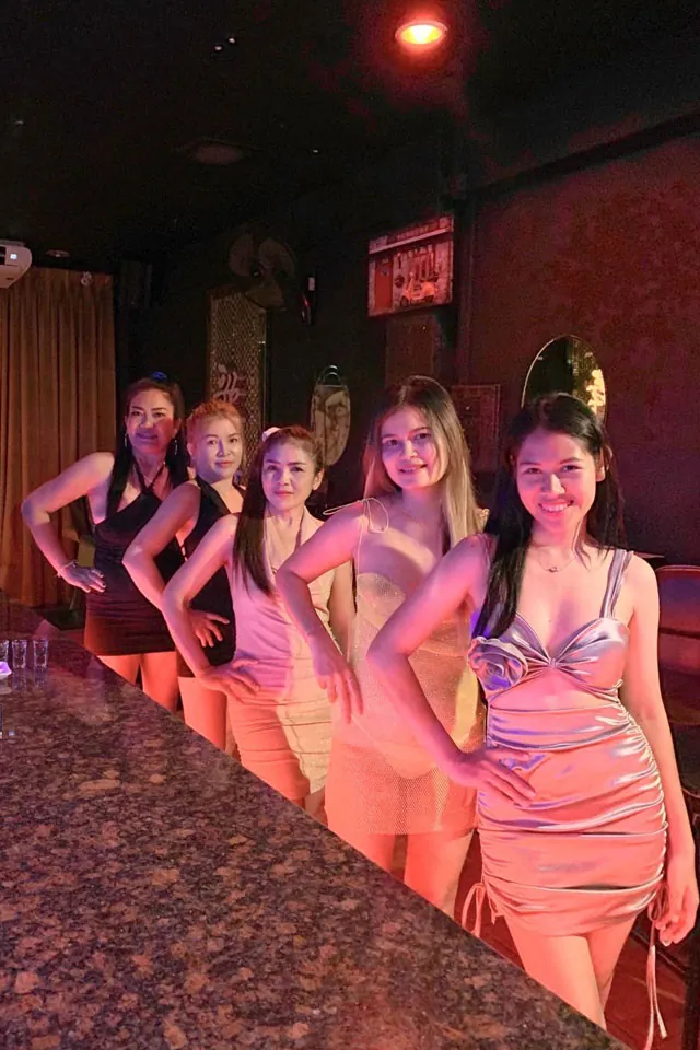 paradise gentlemen club pattaya picture