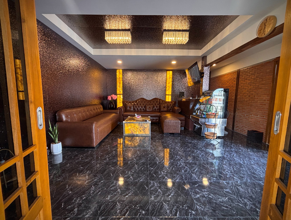 house of nox lobby